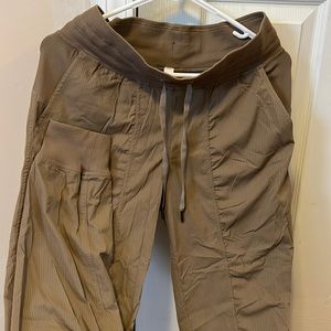 Lululemon dance studio mid-rise jogger